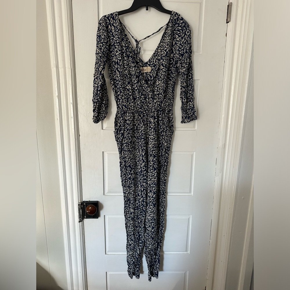 Hollister Blue and White Leaf Print Long Sleeve Dress